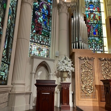 モンサンミッシェル大聖堂　～ザ・ガーデンコート～の画像｜ステンドグラス