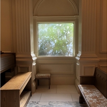 ザ・リッツ・カールトン大阪の画像｜チャペル前方窓