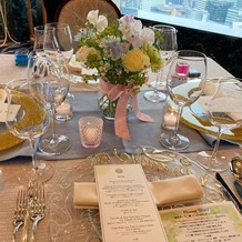 横浜ベイシェラトン ホテル＆タワーズの画像｜テーブルセットの雰囲気