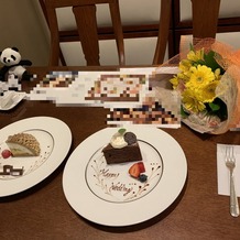 横浜ベイシェラトン ホテル＆タワーズの画像｜打ち合わせのテーブルでケーキを頂きました！