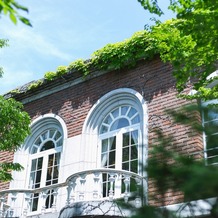 神戸旧居留地　ＶＩＬＬＡＢＬＡＮＣＨＥ　（ヴィラブランシュ）の画像｜屋根や壁をつたう植物がナチュラルさ抜群です