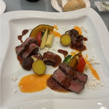 ラ・セーヌブランシュの画像｜試食の肉料理