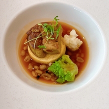 伊勢山ヒルズの画像｜フォアグラのソテー
季節野菜のフラン
大麦と黒トリュフのリゾット