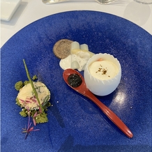 伊勢山ヒルズの画像｜三代珍味お皿。キャビアはスプーンの上にあって混ぜて食べるのが最高でした！