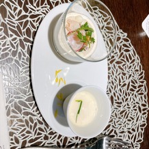 アルモニーアンブラッセ ウエディングホテルの画像｜前菜。お皿、盛り付け、味全てにおいてうーん、という感覚でした。