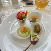 アルモニーアンブラッセ ウエディングホテルの画像｜前菜。種類が多くて華やか。