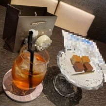 アルモニーアンブラッセ ウエディングホテルの画像｜フェアのウェルカムドリンクとお菓子を頂けた