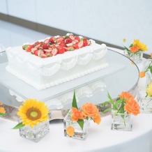 アルモニーアンブラッセ ウエディングホテルの画像｜少人数用のウェディングケーキ。