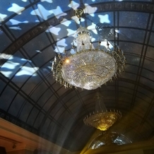 グランドニッコー東京 台場の画像｜照明の演出をオプションでいれると、高い天井を生かした照明演出があり豪華にみえます。