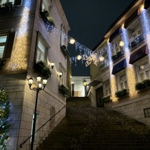 覚王山ル・アンジェ教会の画像｜クリスマスイルミネーションをしている夜の外観