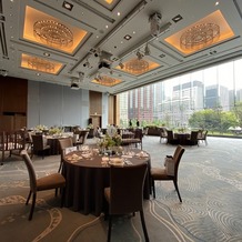 パレスホテル東京（PALACE HOTEL TOKYO）の画像｜こちらは大人気葵東！全面窓の明るさ抜群の会場です！