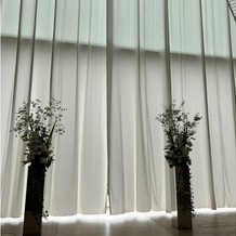 パレスホテル東京（PALACE HOTEL TOKYO）の画像｜チャペルのカーテンが開く前