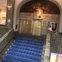ホテルニューグランドの画像｜大階段
歴史を感じる趣がありました。
ここでの写真撮影は憧れます。