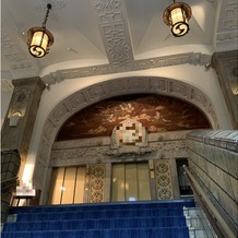 ホテルニューグランドの画像｜有名な青階段