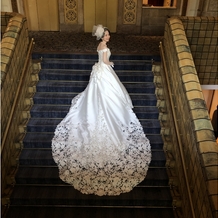 ホテルニューグランドの画像｜大階段前での撮影