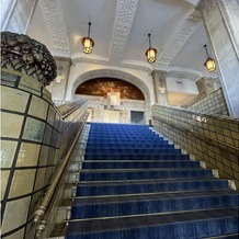 ホテルニューグランドの画像｜大階段