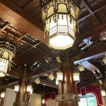ホテルニューグランドの画像｜天井は照明が非常に綺麗