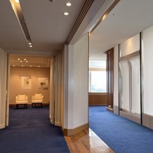 ホテルニューグランドの画像｜挙式前に新郎新婦が待機する部屋と回廊です