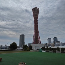 ホテルオークラ神戸の画像｜フラワーシャワーができる屋上