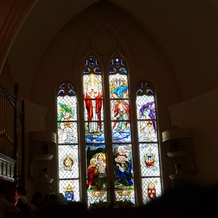 アニヴェルセル 表参道の画像｜教会のステンドグラス