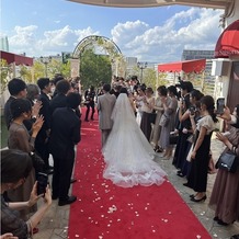 アニヴェルセル 江坂（新大阪）の画像｜フラワーシャワー