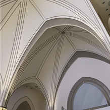 アニヴェルセル 白壁の画像｜チャペル天井