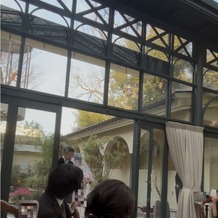 リストランテASOの画像|ガラス扉の入場シーン