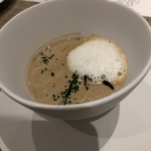 迎賓館の画像｜試食会の写真。きのこスープでした。メレンゲ部分はベーコン風味。