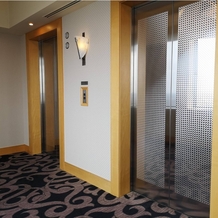 ＡＮＡクラウンプラザホテルグランコート名古屋の画像｜移動はエレベーター2基で行うそうです