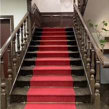 定禅寺ガーデンヒルズ迎賓館の画像｜2階への階段