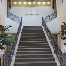 ＶＩＬＬＡＳ　ＤＥＳ　ＭＡＲＩＡＧＥＳ　宇都宮（ヴィラ・デ・マリアージュ　宇都宮）の画像｜階段です。
