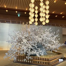  The Okura Tokyo(オークラ東京）の画像｜入口です。季節の花を飾っているので楽しめます！