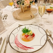 ラグナスイート名古屋　ホテル＆ウエディングの画像｜鮮魚のセミクルード
華やかな旬野菜をガーデンに見立てて