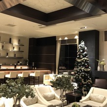 ラグナスイート名古屋　ホテル＆ウエディングの画像｜12月なので、クリスマスツリーがあるのは季節感あっていいなと思いました！