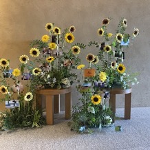マナーハウス島津重富荘の画像｜夏らしくヒマワリ畑のイメージの装花