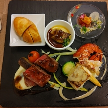 ラグナヴェール ＴＯＫＹＯの画像｜試食で頂いたのは、肉・魚・野菜・パンと全部揃ったバランスの良い料理でした。全部美味しかったです。
