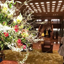 ホテルオークラ京都の画像｜披露宴終わりにロビーで写真撮影されてました