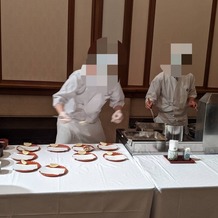 帝国ホテル 東京の画像｜料理を盛っている