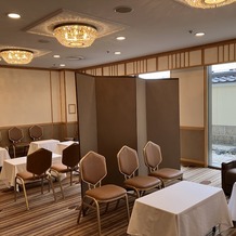 帝国ホテル 東京の画像｜親族控室です。両家の間はパネルで仕切られているそうですが、希望に応じて別室にすることも可能とのこと。