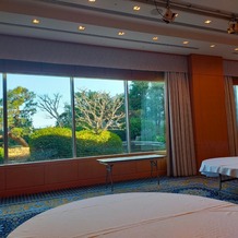 帝国ホテル　大阪の画像｜和の庭が見える披露宴会場