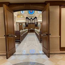 帝国ホテル　大阪の画像｜教会の入り口です。私の理想的な重厚感ある重たい扉でした。