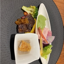 リビエラ東京の画像｜前菜、お肉料理、お魚料理