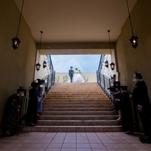 アイネスヴィラノッツェ宝ヶ池の画像｜フラワーシャワーで使用する階段