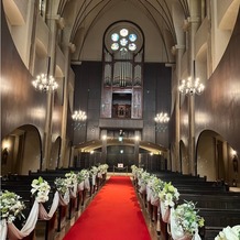 マリエール山手(セント・リージェンツ大聖堂)の画像|バージンロードは長く、前横後ろどこを見ても素敵でした