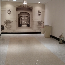 セントパトリック・チャーチ／ロイヤルホールヨコハマの画像｜披露宴会場フロアの廊下