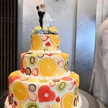 Wedding of Legend ＧＬＡＳＴＯＮＩＡ（グラストニア）の画像｜ウェディングケーキです。
頂点の飾りはレンタル品です。