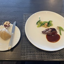 リーガロイヤルホテル広島の画像｜黒毛和牛とパン(パンも美味しかった)