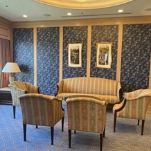 リーガロイヤルホテル広島の画像｜披露宴会場の前に部屋が一部屋あり、家族団欒ができるお伺いしました。