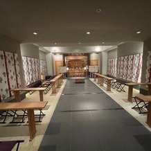 浦安ブライトンホテル東京ベイの画像｜和婚式場
東京大神宮の神主さんが式に来てくださります。巫女さんが舞踊ってくれるらしく、広々スペース