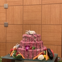 HOTEL PLAZA KOBE（ホテルプラザ神戸）の画像｜オリジナルのローストビーフケーキが斬新でした！